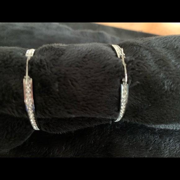 Chelsea Hill Stainless Steel hoop earrings - Picture 4 of 6